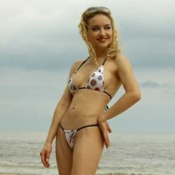 String Bikini - Tattoo - Gross -Bikini Verfuehrung Geschaft 455 8 1280x1280